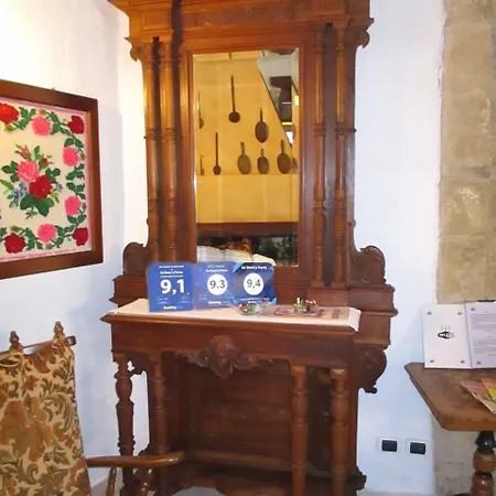 Oda ve Kahvaltı Sa Dom'e Forru 2*