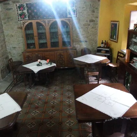 Sa Dom'e Forru Oda ve Kahvaltı 2*