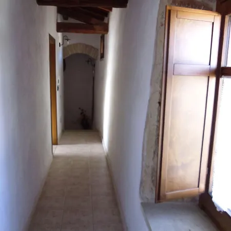 Sa Dom'e Forru Oda ve Kahvaltı Collinas