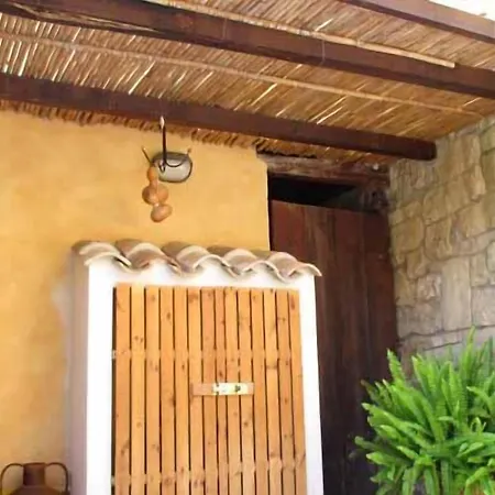 Alojamento de Acomodação e Pequeno-almoço Sa Dom'e Forru Collinas