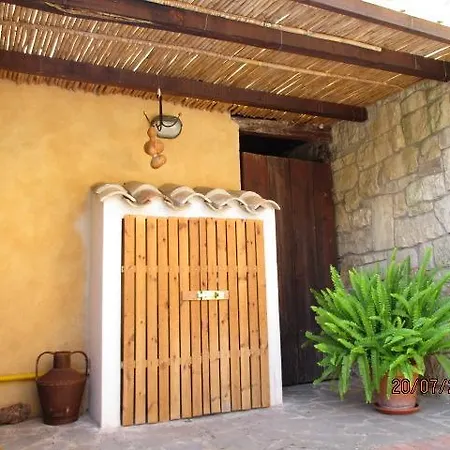 Sa Dom'e Forru Bed & Breakfast Collinas
